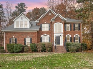 884 Clonmel Dr, Matthews, NC 28104