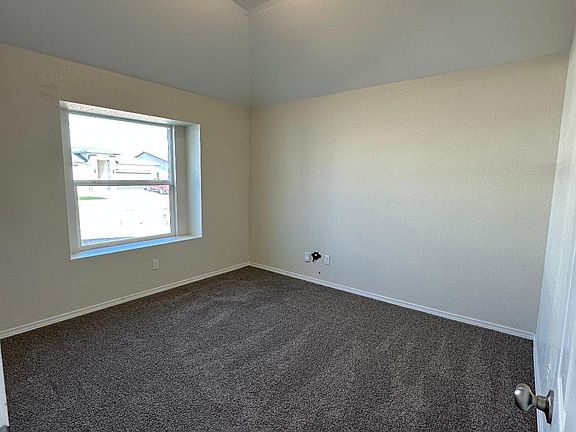 3rd image of 13880 Sky Harbor Ave