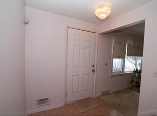 200 Willowcrest Dr, Rochester, NY 14618