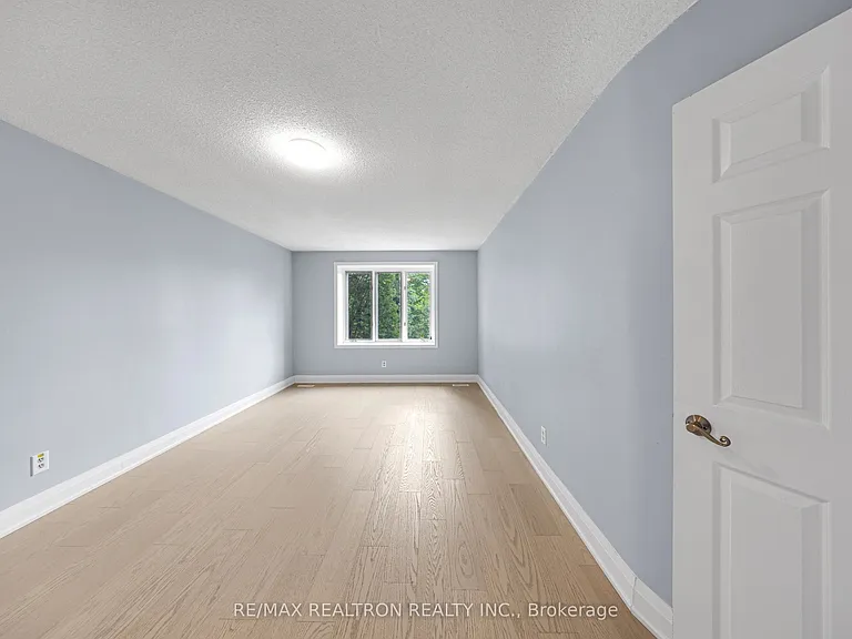 141 Hialeah Cres #UPPER — Photo 26