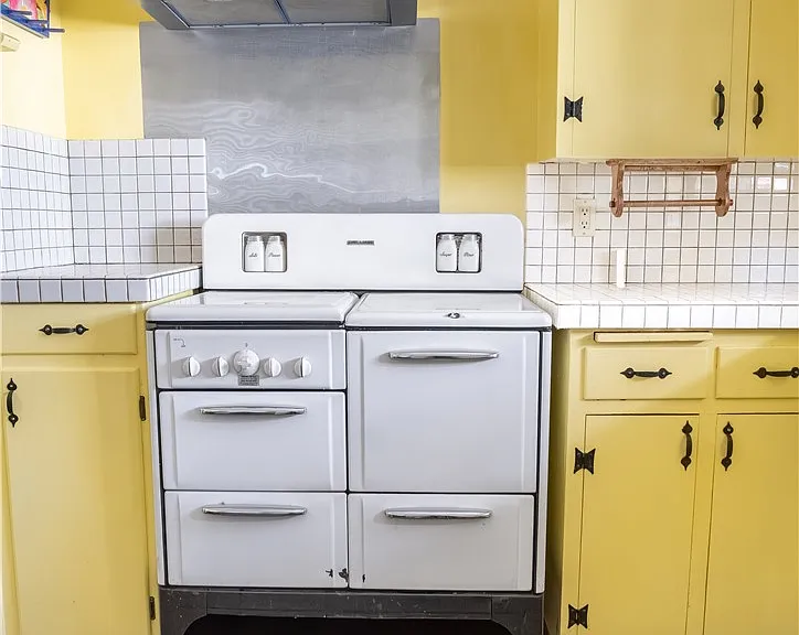 2941 Piedmont Ave — Photo 4