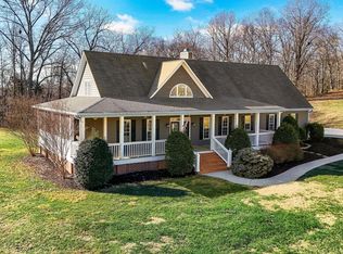 190 Vineyard Cove Dr, Loudon, TN 37774