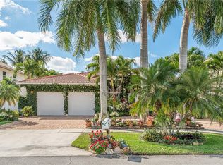 384 Rosewood Cir, Boca Raton, FL 33487