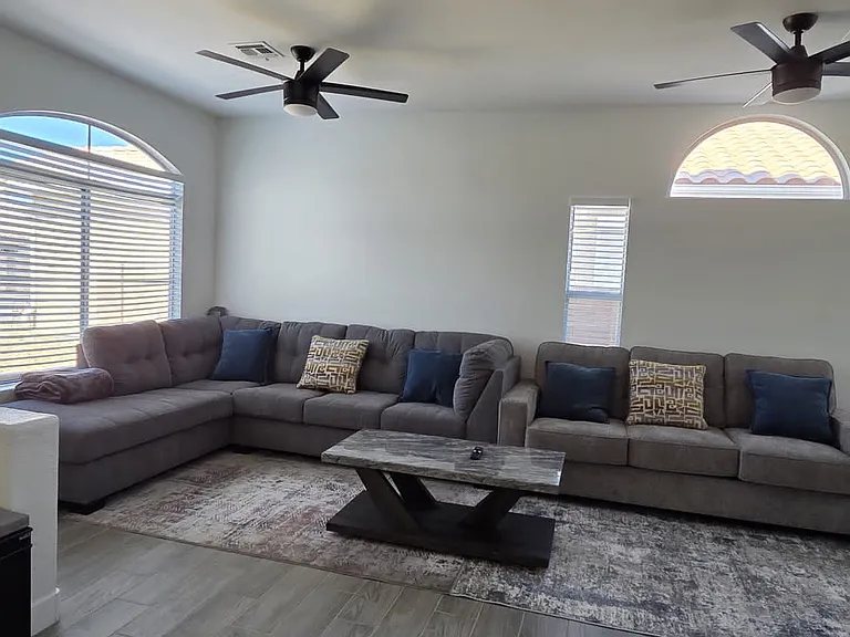 Silver Lantern Dr — Photo 22
