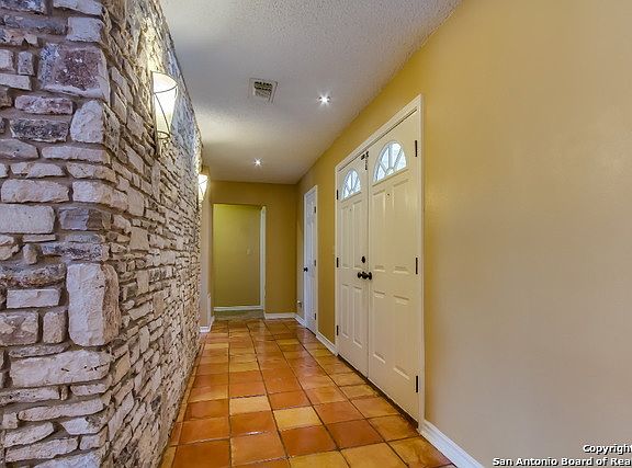 4th image of 1021 Rose Ln