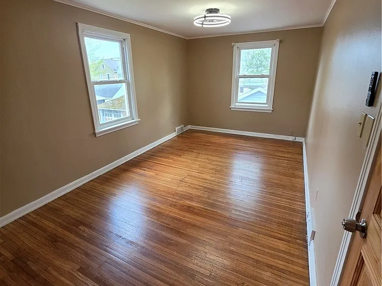 351 Stillwell Ave — Photo 12