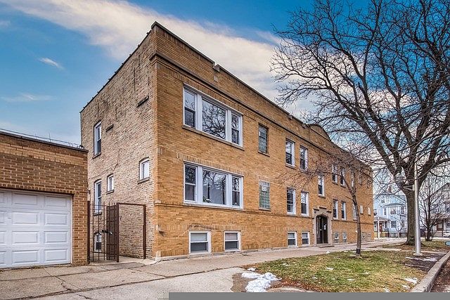 1st image of 3604 W Roscoe St Unit G