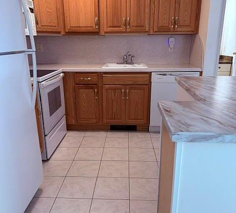 5th image of 466 Liberty St APT 306