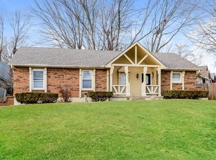 901 NW Timber Oak Dr, Blue Springs, MO 64015