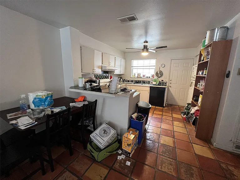 5300 Duval St #A — Photo 2