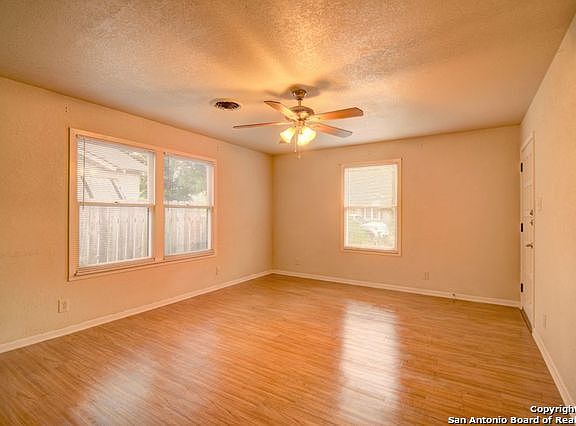 4th image of 406 N ELM ST