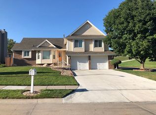 1006 Magnolia Ct, Papillion, NE 68046
