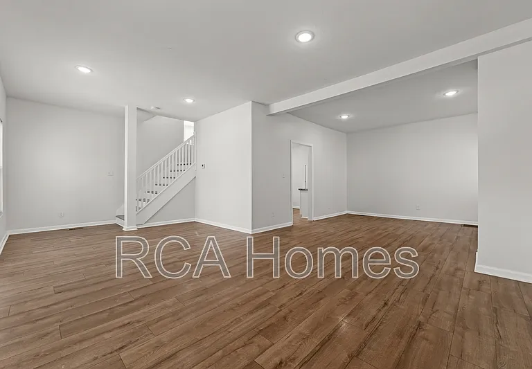 603 N Sherman Dr — Photo 1
