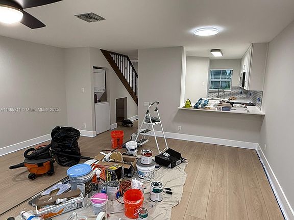 5th image of 101 NE 8th Ave APT 2