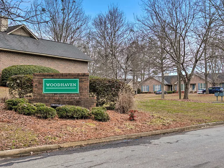 210 Woodhaven Ct — Photo 16