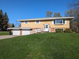 962 Marnie St S, Maplewood, MN 55119