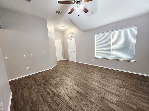 2nd image of 2210 Huntington Dr
