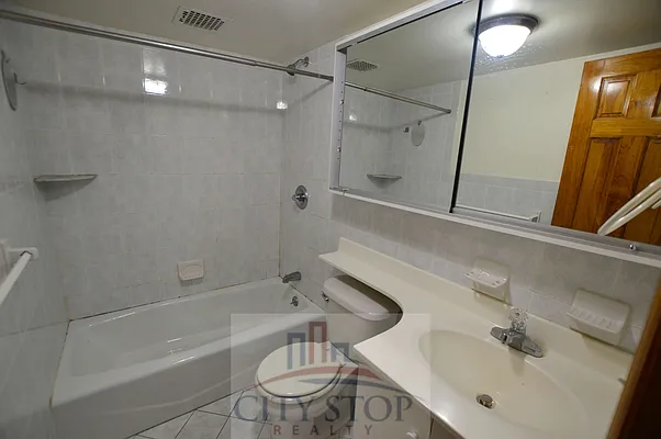 Rented by City Stop Realty | media 3