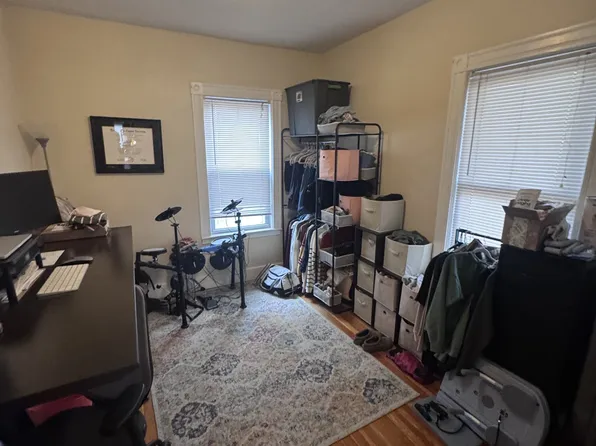 28 Belknap St #1, Somerville, MA 02144