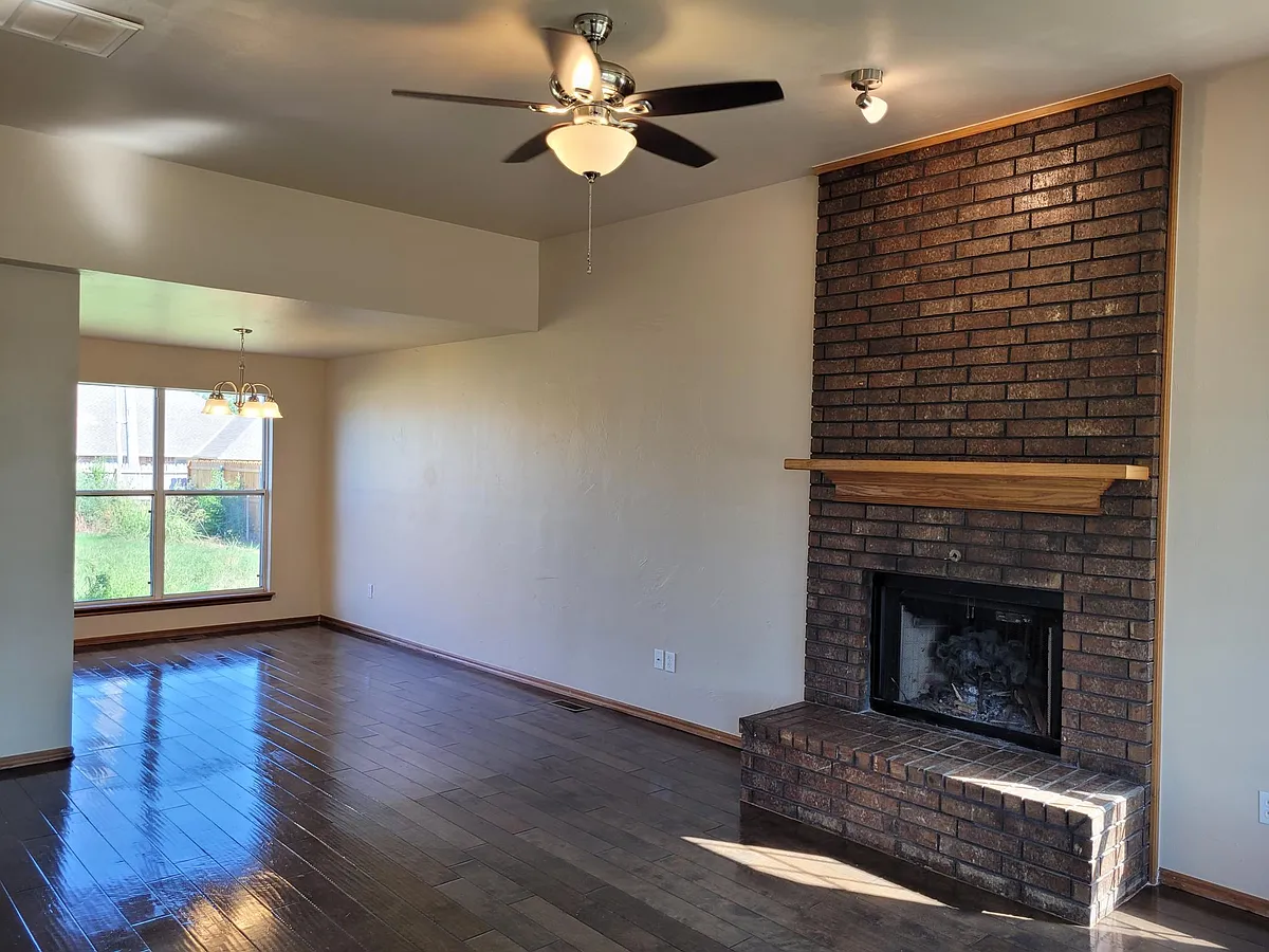 Living Room with High Ceiling - 4908 Republic Dr