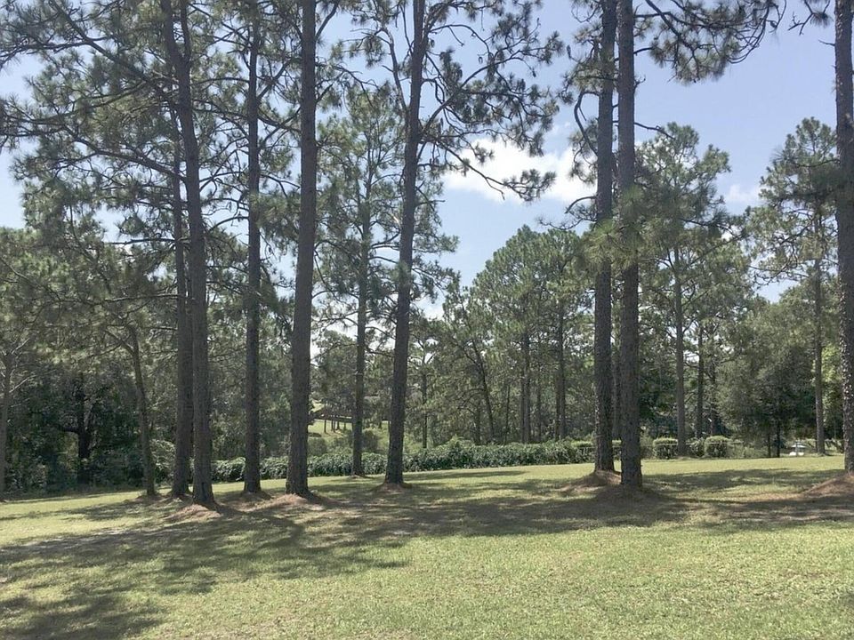 2nd image of 1 Ridge Lake Rd