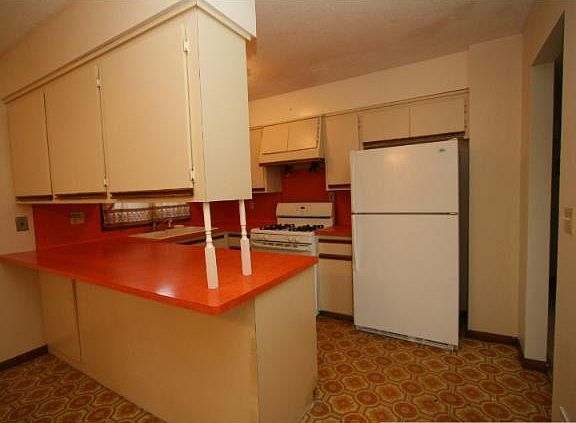 4th image of 894 Concordia Ave