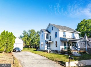 6 N Soudersburg Rd, Gordonville, PA 17529