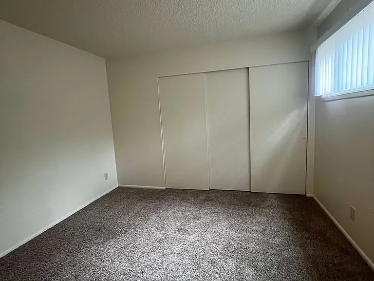 2338 Butte St — Photo 6