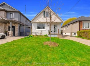 6 Vanbrugh Ave, Toronto, ON M1N 3S7