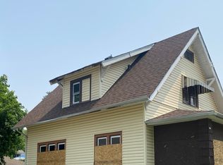 945 E Hickory St, Kankakee, IL 60901