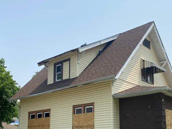 945 E Hickory St, Kankakee, IL 60901