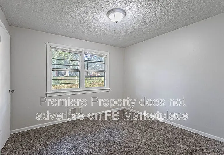 2503 S Vermont Ave — Photo 6