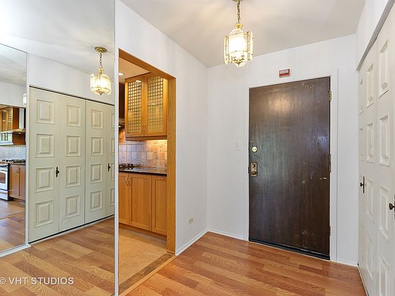 5th image of 3350 Carriage Way Dr #305