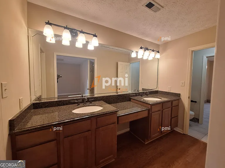160 Braelinn Ct — Photo 15