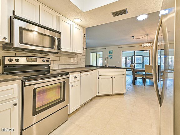 2nd image of 1407 Victory Palm Dr