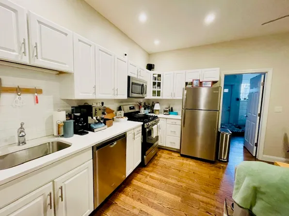 180 Endicott St #1, Boston, MA 02113