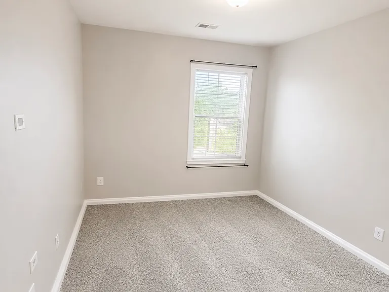 46 Lillie Ln — Photo 7