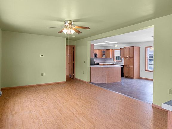 3rd image of 2451 Guard Rd