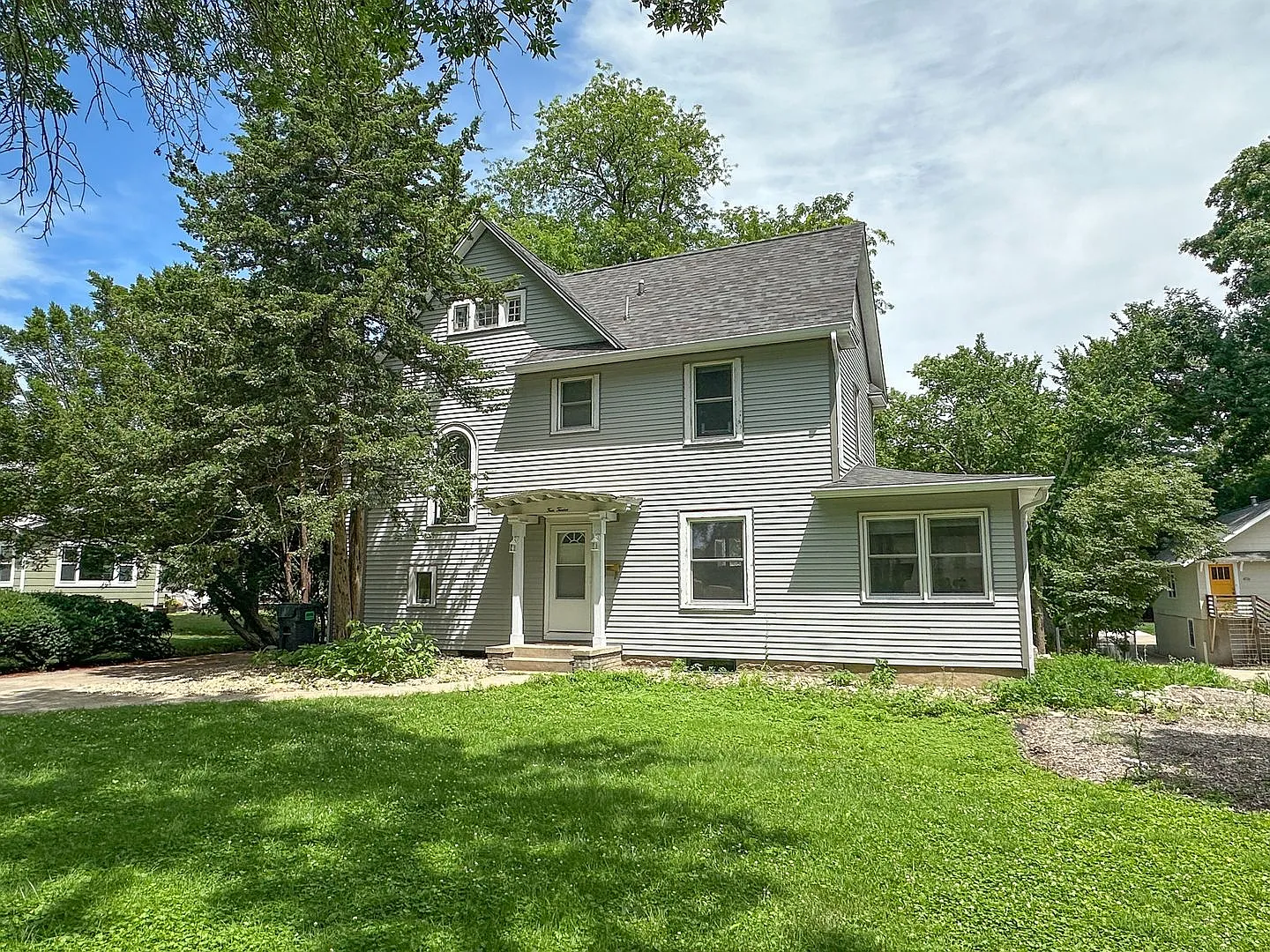 412 Ash Ave — Photo 2