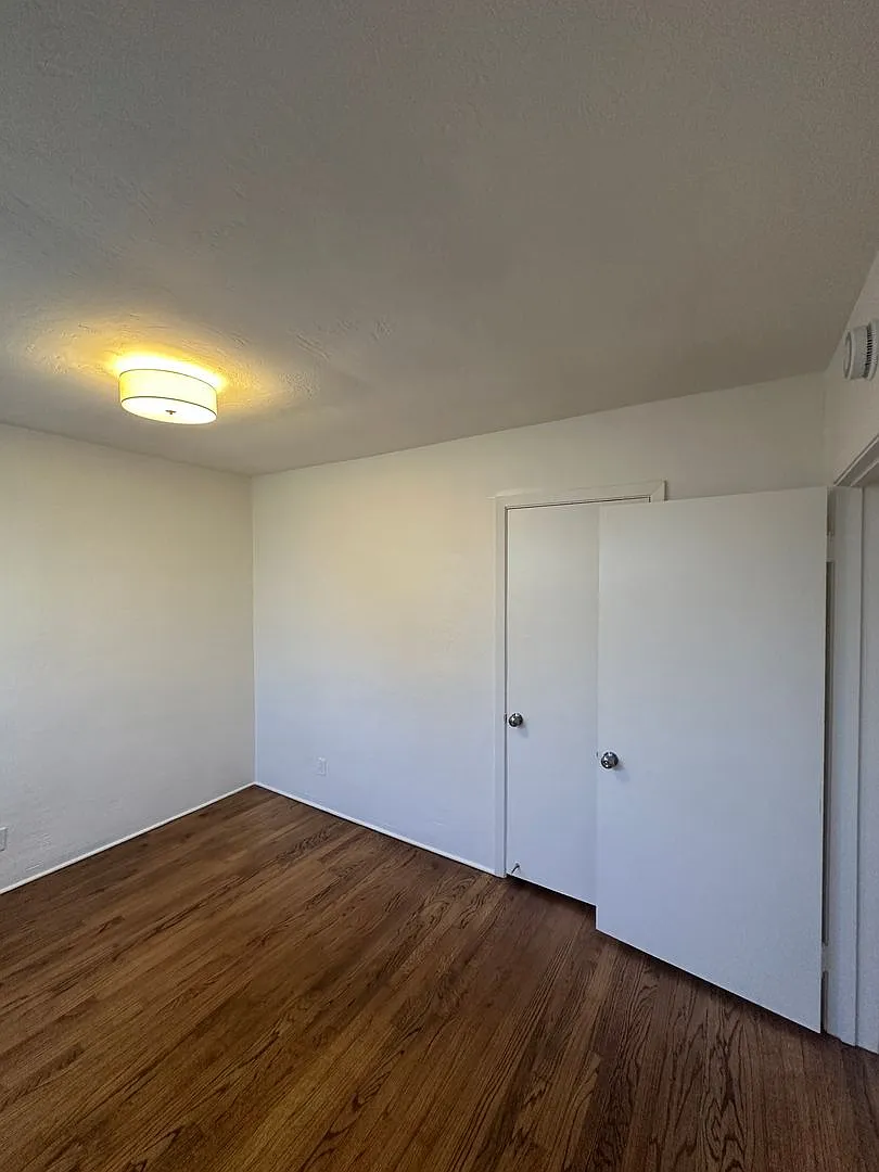 1400 Floribunda Av. — Photo 4