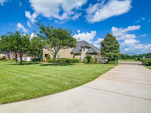 3rd image of 4603 Creek Point Ln