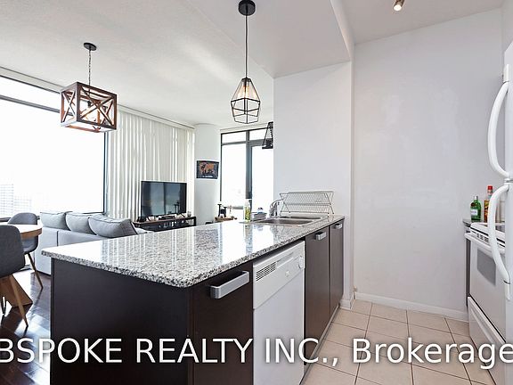 2nd image of 37 Grosvenor St #2508