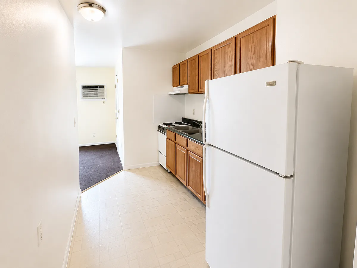 Building Photo - 1211 W State St #C