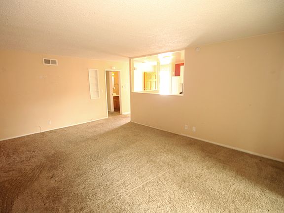 3rd image of 6634 Yosemite Dr
