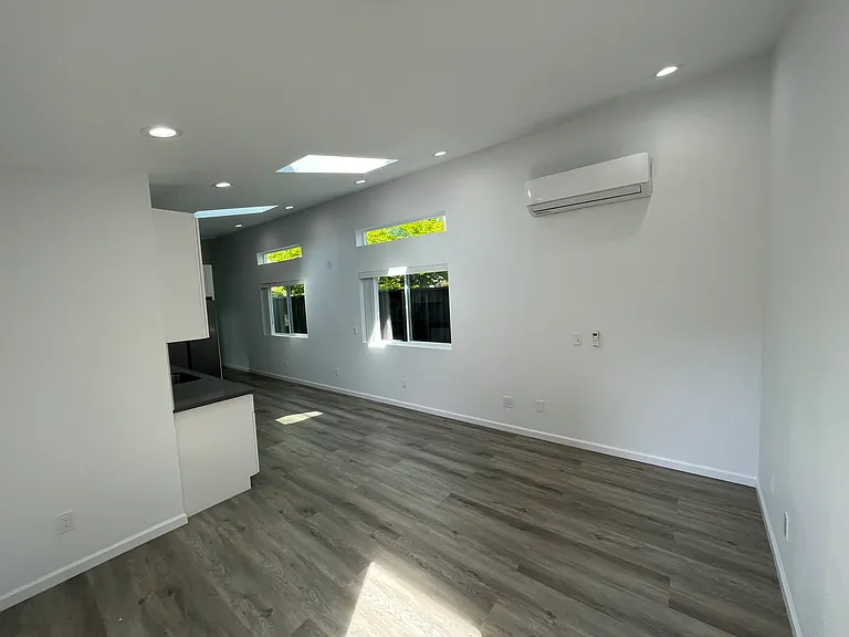 350 Hanson Ave #2 — Photo 8