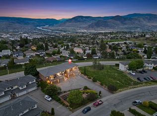 776 Dunrobin Dr #4, Kamloops, BC V1S 1X3