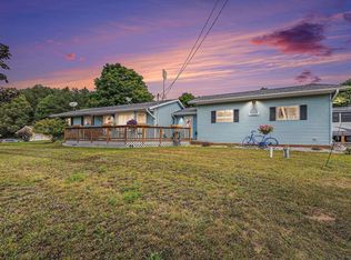 11989 Goose Rd, Honor, MI 49640