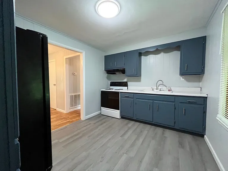 3009 Cox Ln #A — Photo 7