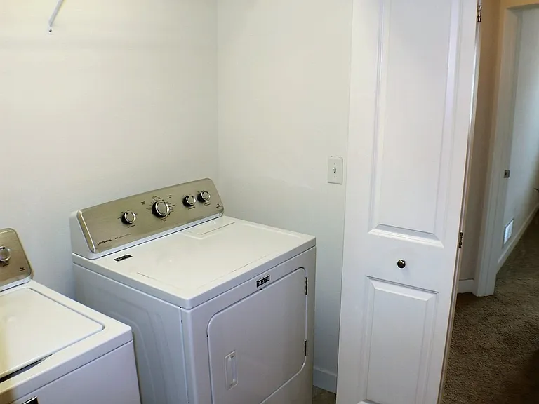 459 Taft Ave SE — Photo 15