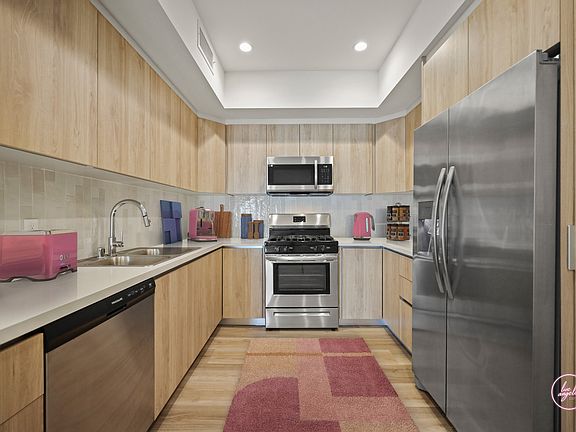 2nd image of 1339 Tamarind Ave #4f310d62f